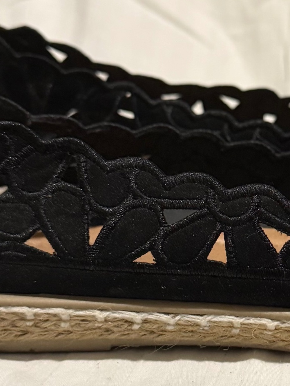 Black Flats with a subtle pretty flower design - Picture 3 of 3